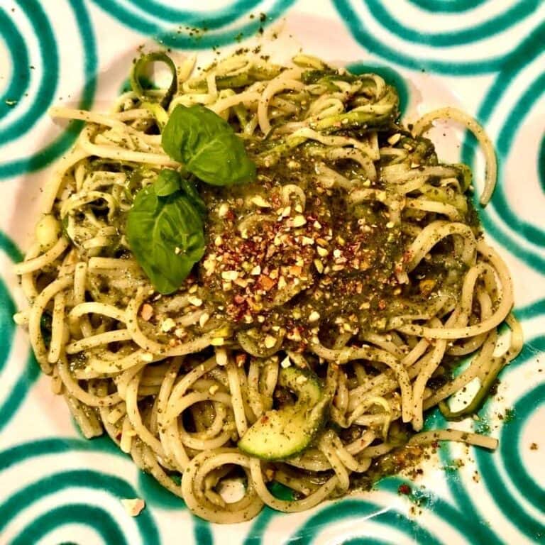 pistazien-pesto-mit-basilikum-anleitung